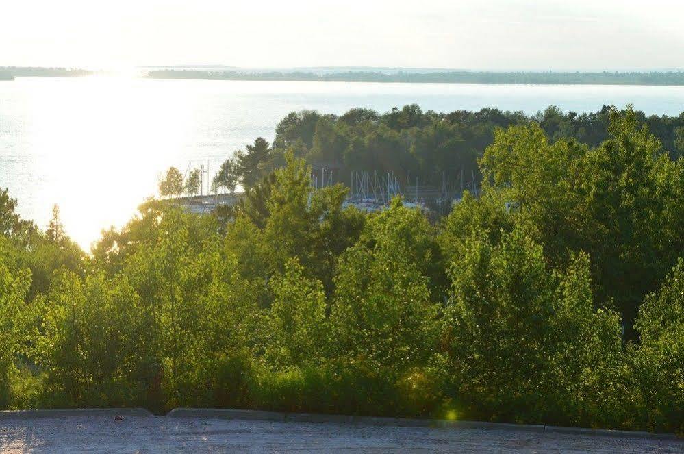 Terrace Suites Callander Esterno foto